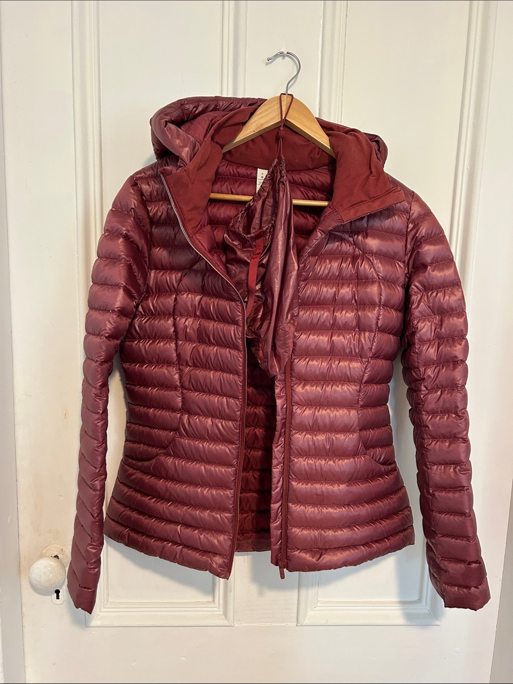 lululemon athletica Women's Quilted Hooded Puffer Jacket - Wine